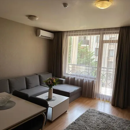 Golden Escape Апартамент