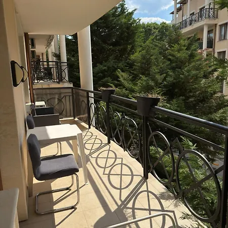 Golden Escape Апартамент